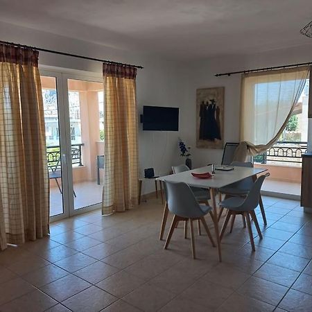 Sophie'S Sunny Spot 1 Apartment Yefira Екстериор снимка