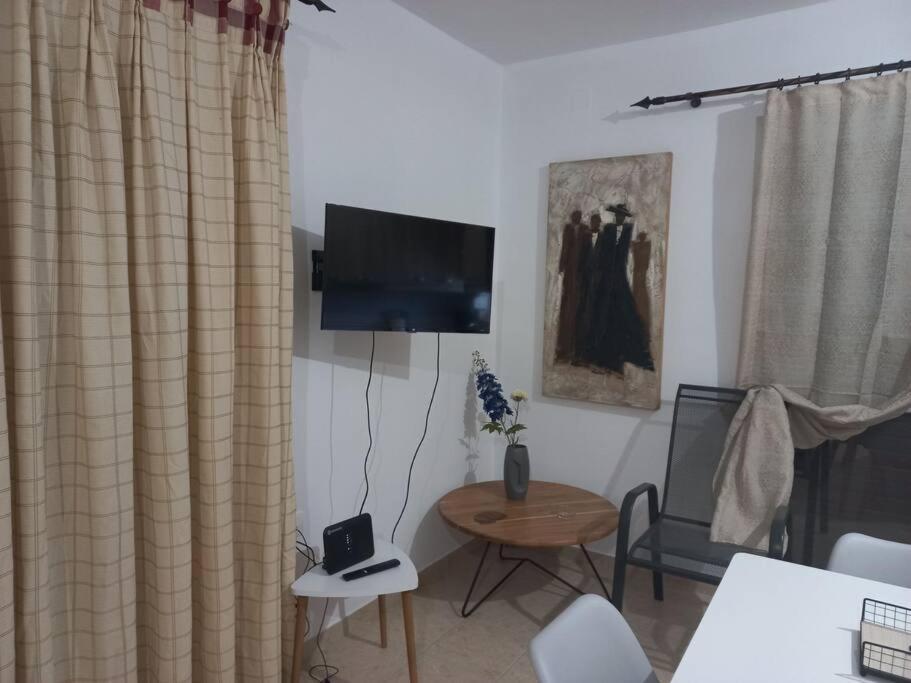 Sophie'S Sunny Spot 1 Apartment Yefira Екстериор снимка