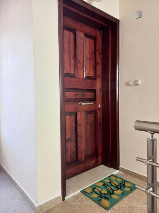 Sophie'S Sunny Spot 1 Apartment Yefira Екстериор снимка